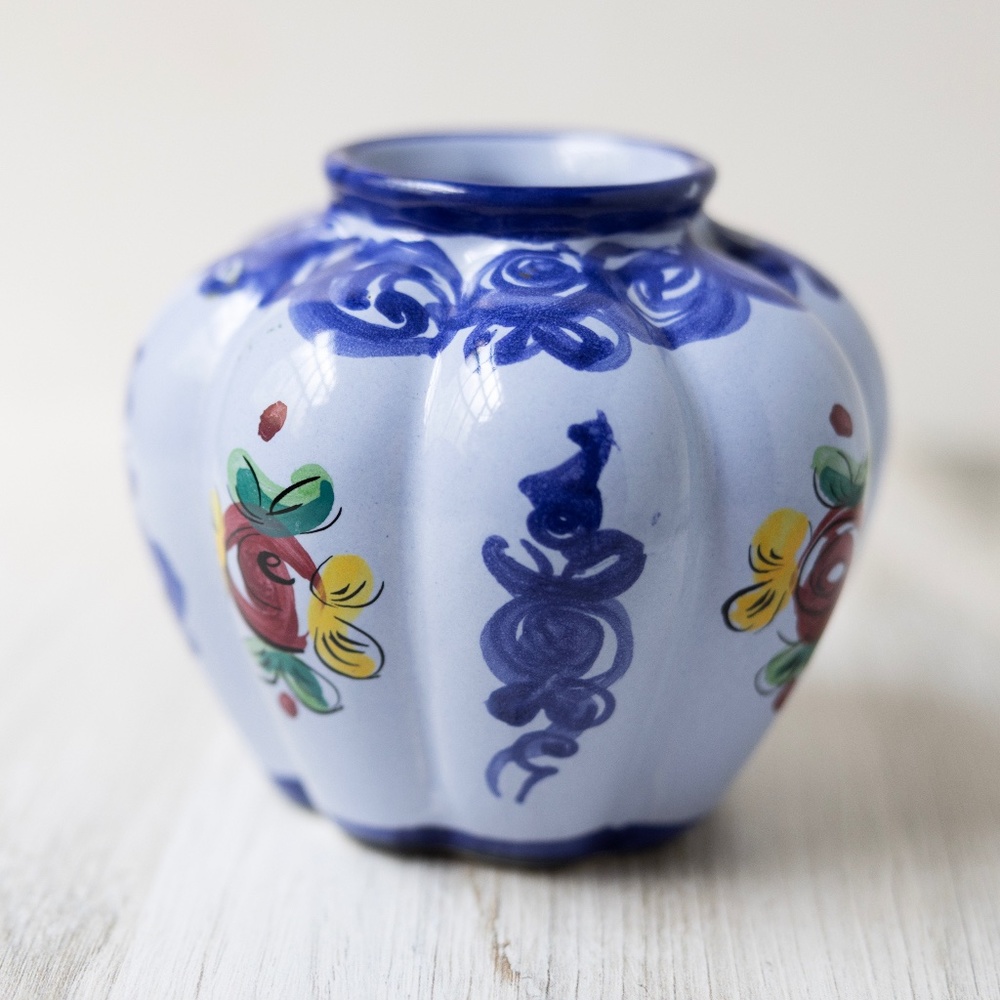 Vestal Alcobaca Portugal pottery blue floral planter vase ceramic hand painted